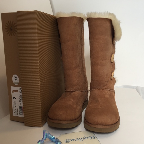 UGG Bailey Button Triplet Boot Chestnut Size 9 - Picture 1 of 8